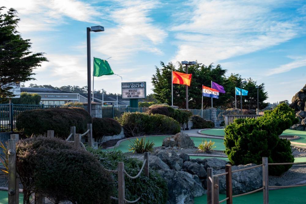 Emerald Dolphin Inn & Mini Golf Fort Bragg Zewnętrze zdjęcie